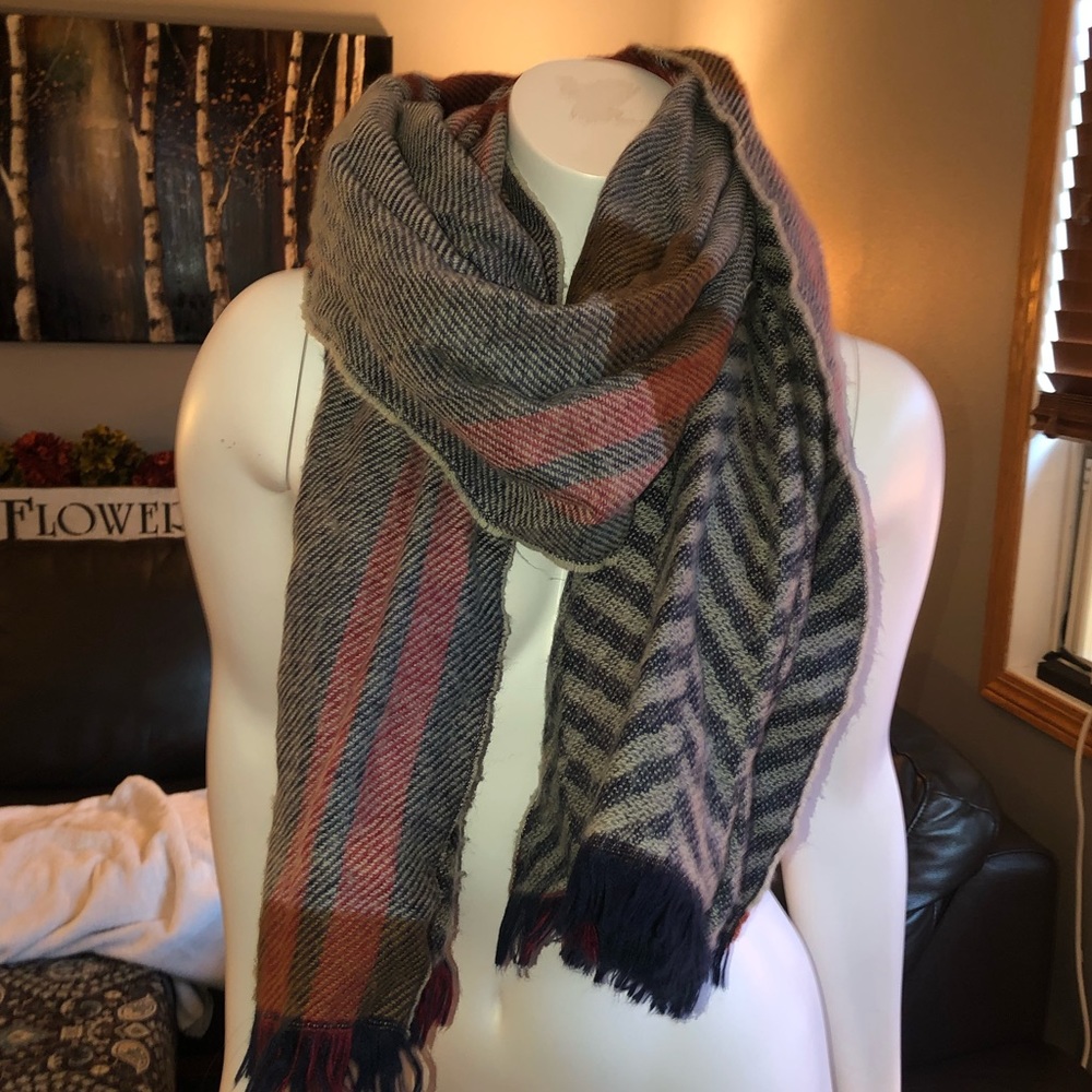 BEAUTIFUL SCARF, NEVER WORN , from Target